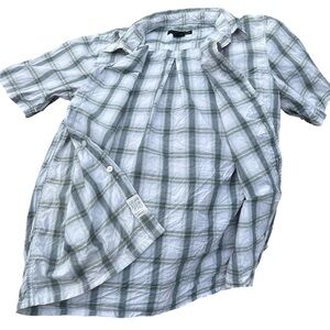 Men’s shirt size small color silver/gray Calvin klein